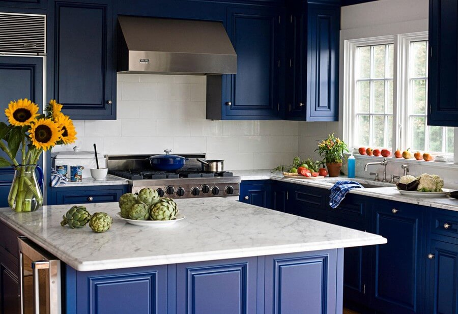 Фото: дизайн кухни синих цветов